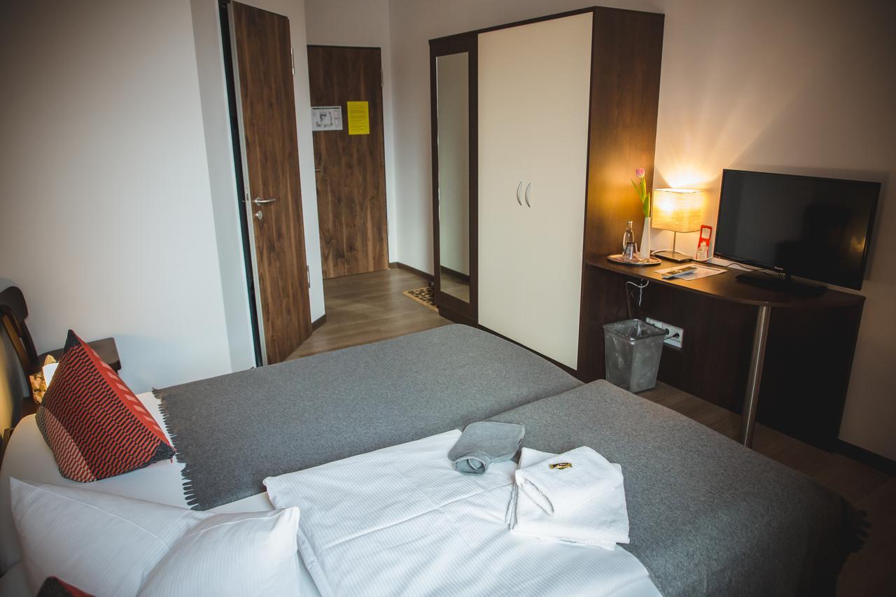Hotel Rasenmuhle Jena Bagian luar foto